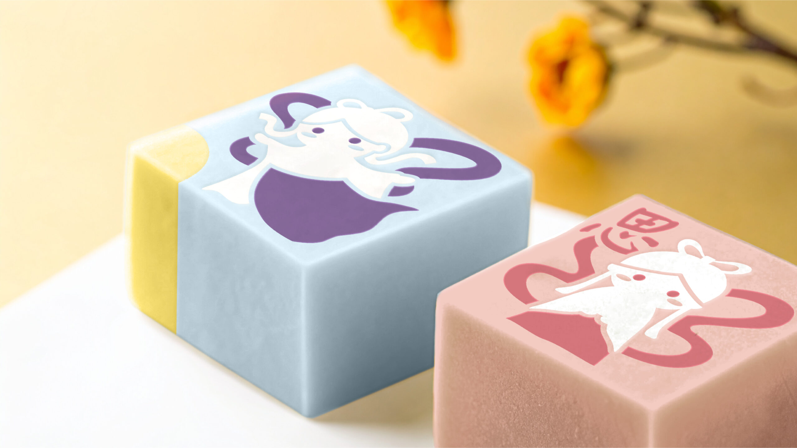 兩款嫦娥圖案手工皂排列展示